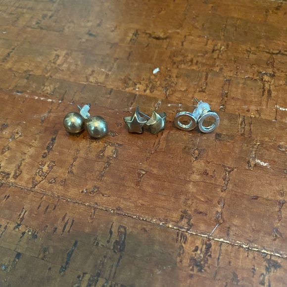 Three sets of earrings - Picture 1 of 3